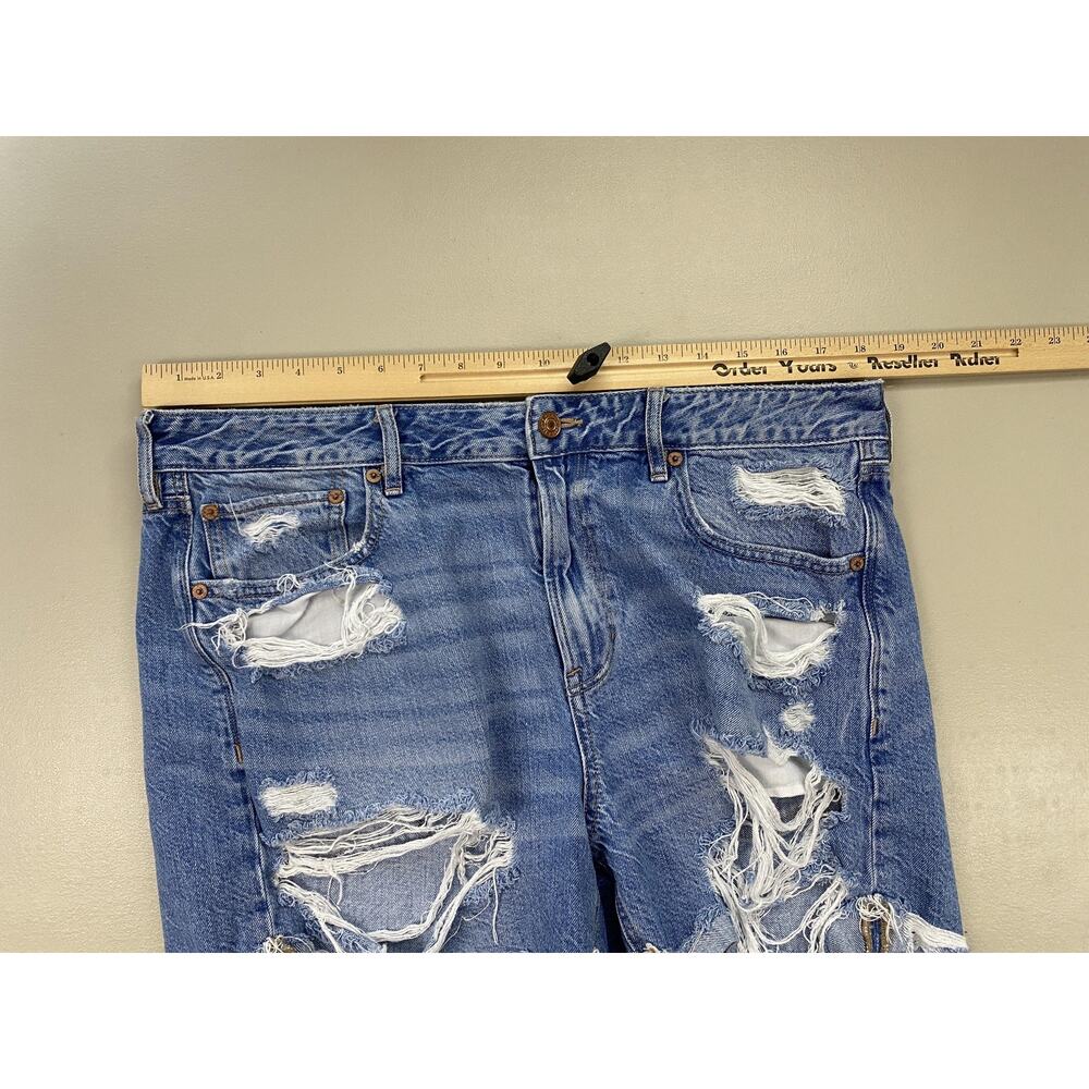American Eagle Tomgirl Jean Shorts Womens 14 Blue Distressed Boyfriend 37x5 - Picture 3 of 15